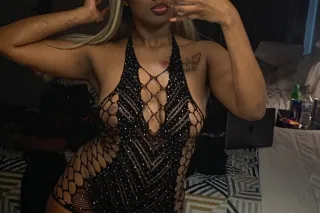 Sweet enough to taste, bad enough to regret💦🤭 delray - Image 3