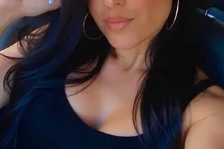 • 💖 Sweet, discreet, and confident • 🌹 Feminine energy, meaningful moments ✨Sensual connection - Image 5